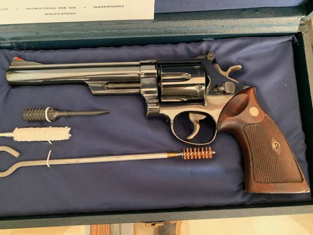 S&W Pre 29, 4 Screw, Coke Grips, Leatherette Case, 6 1/2" Barrel, Tools-img-1