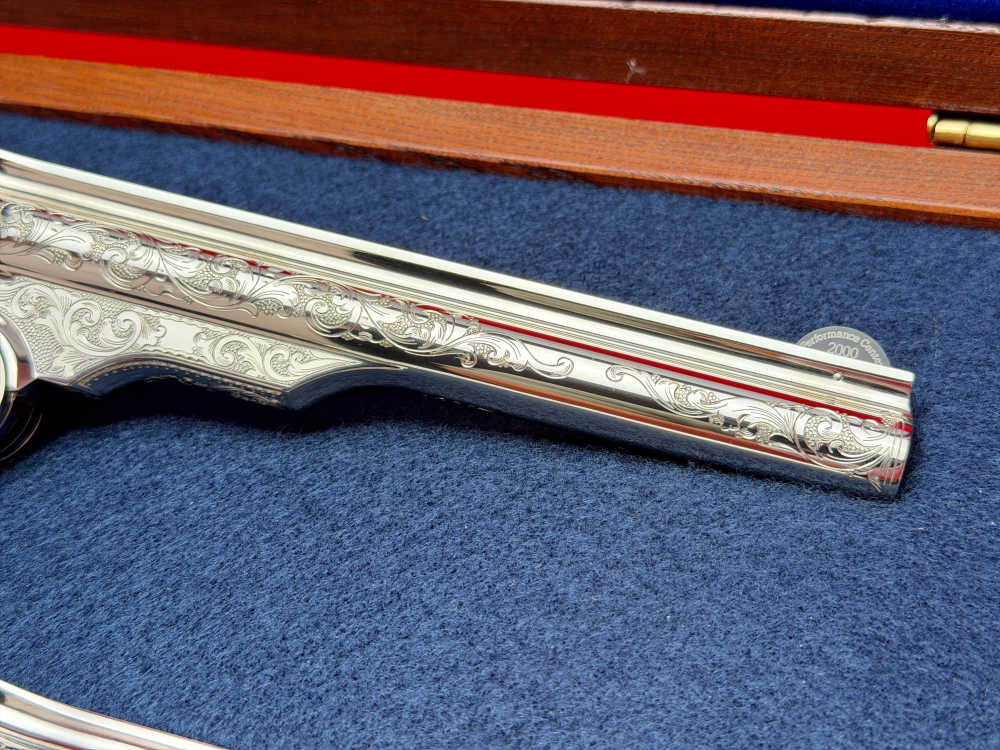 FACTORY ENGRAVED - Smith & Wesson Performance Center Schofield 2000-img-2