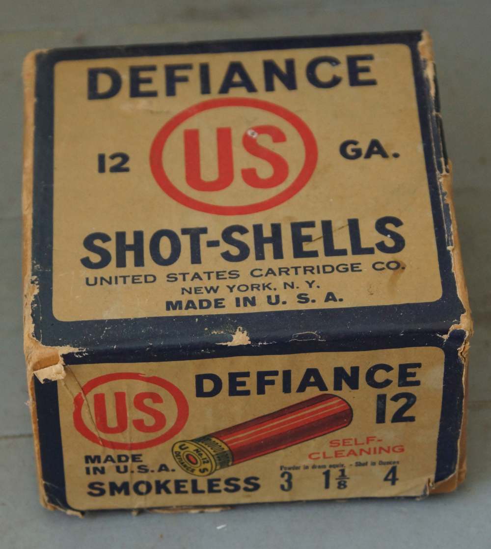Vintage12 GA US DEFIANCE 2 Piece BOX NO 4 SHOT-img-1