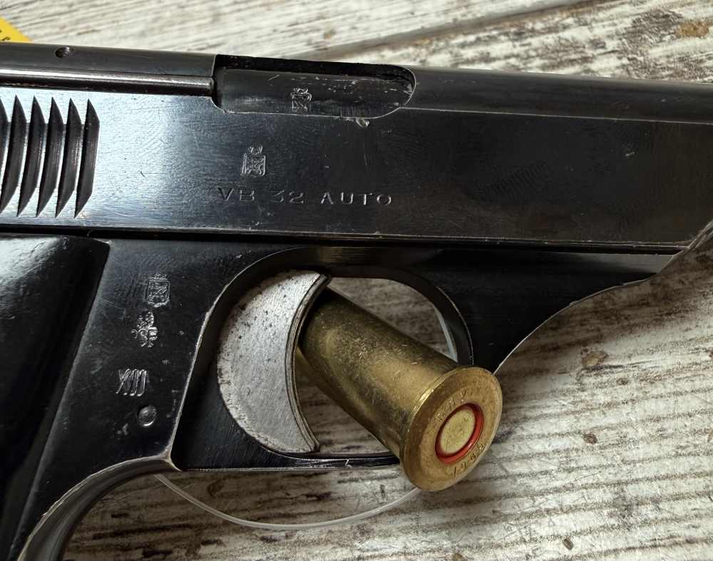 * V. Bernardelli * 60 * 32 Auto * ACP * 1956 * C&R * M60-img-4