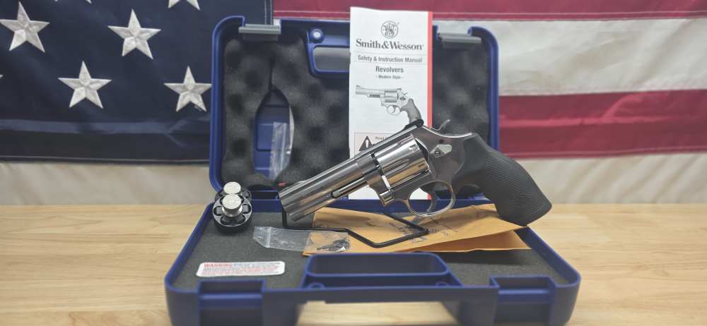 Smith & Wesson Model 686-6 .357 Mag – 6" Barrel OEM-img-0