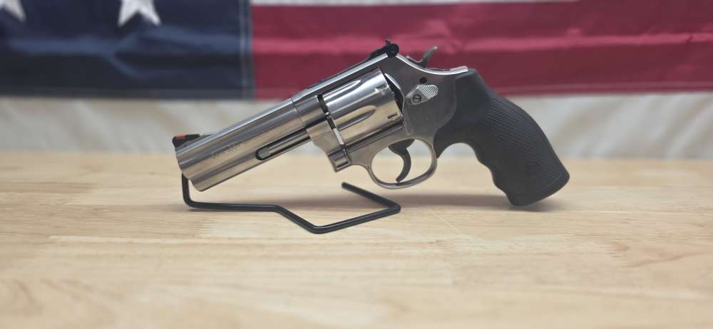 Smith & Wesson Model 686-6 .357 Mag – 6" Barrel OEM-img-1