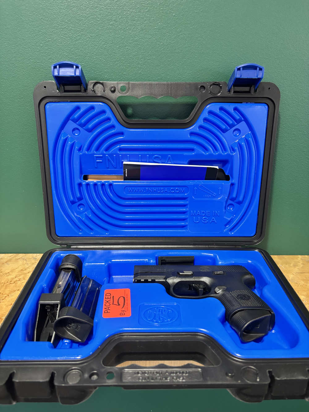 FNH FNS 9C FNS9C FN 9 Compact 9mm w/ Orig Box & 3 mags-img-0