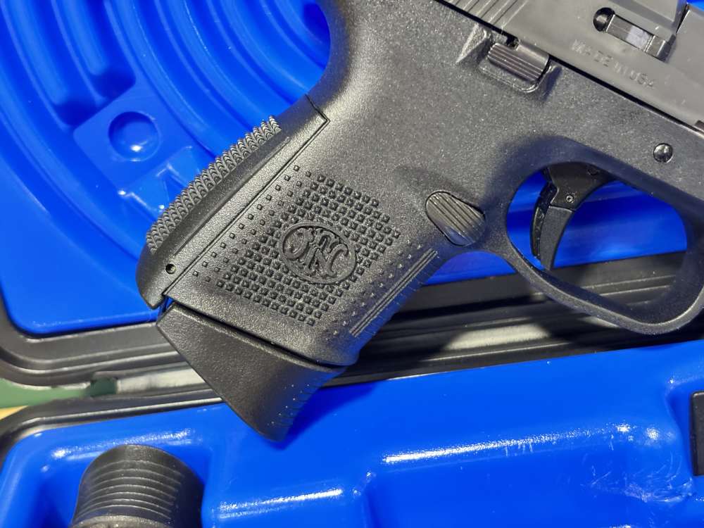 FNH FNS 9C FNS9C FN 9 Compact 9mm w/ Orig Box & 3 mags-img-10