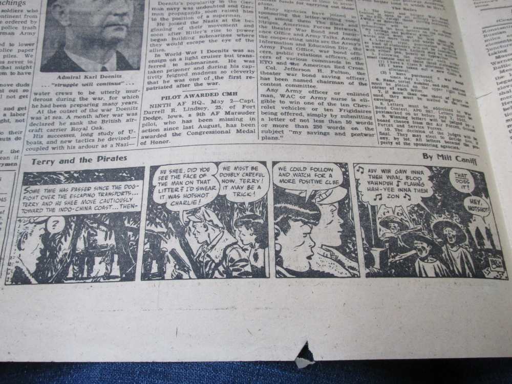 LOT OF WWI/WWII PAPER GOODS; MAP, BAR SCORE CARD, WAR ALBUM, MORE-img-42