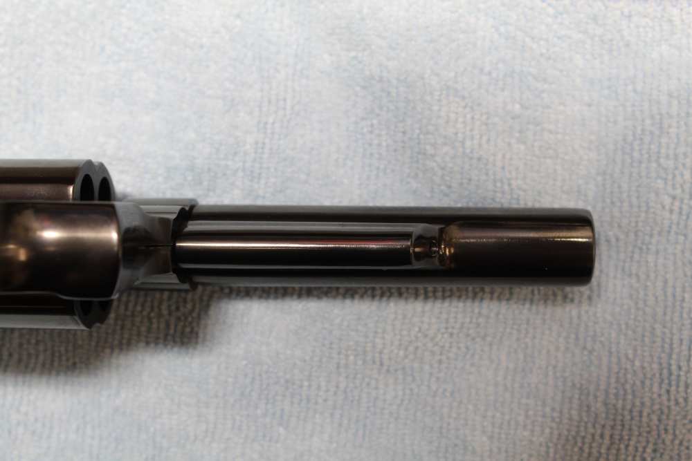 Smith & Weeson Model 19-5 revolver in .357 Magnum, blued with wood grips-img-13