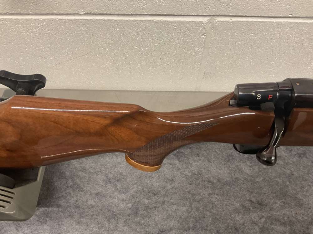 Weatherby Vanguard 300 Win Mag-img-7