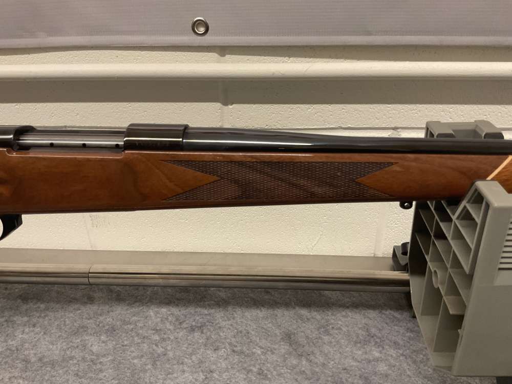 Weatherby Vanguard 300 Win Mag-img-3
