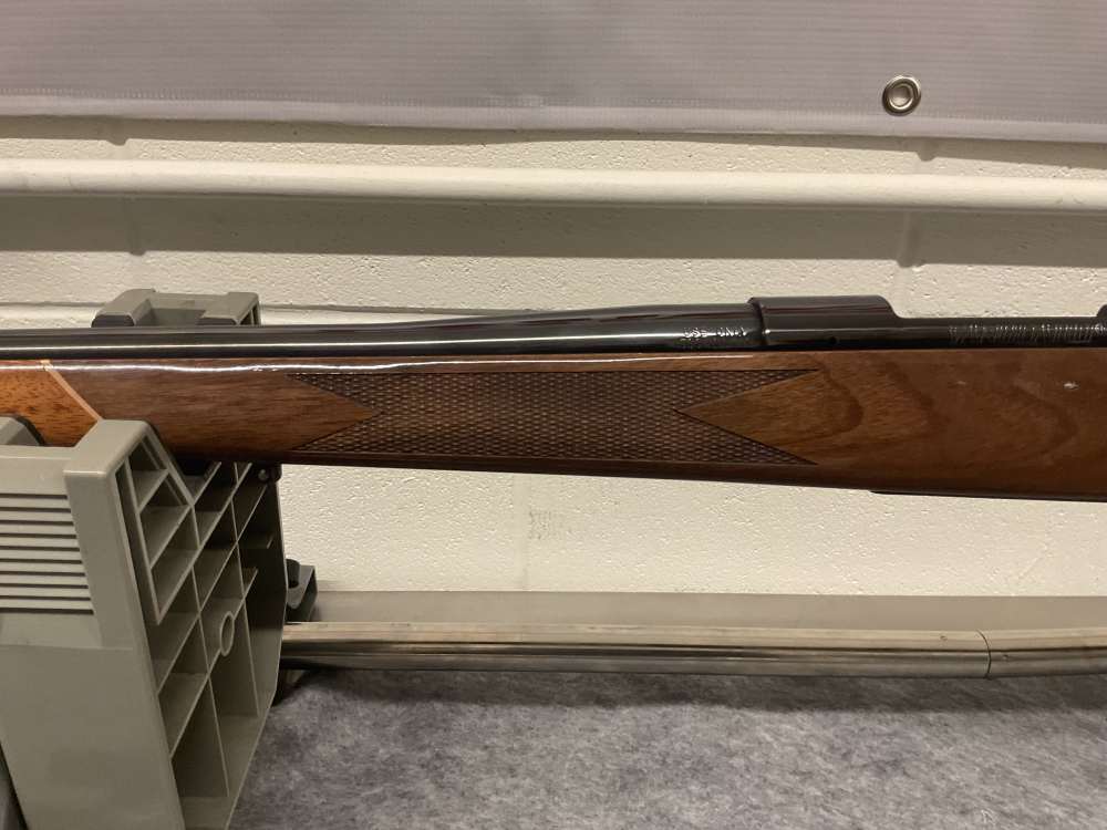 Weatherby Vanguard 300 Win Mag-img-16