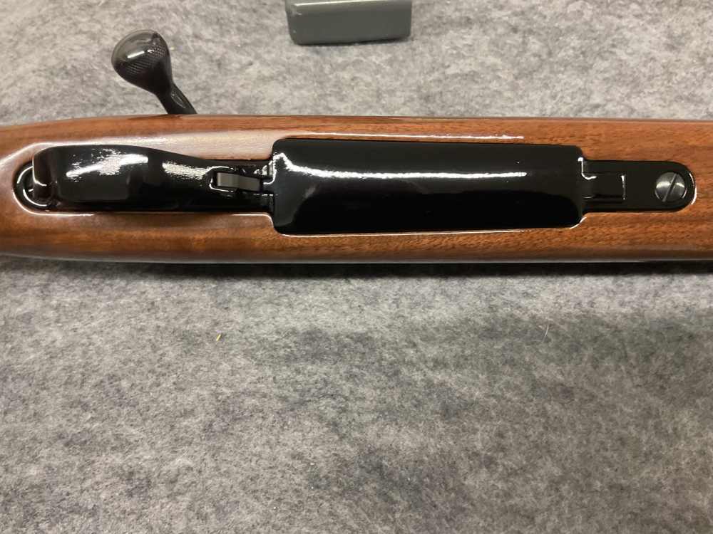 Weatherby Vanguard 300 Win Mag-img-23
