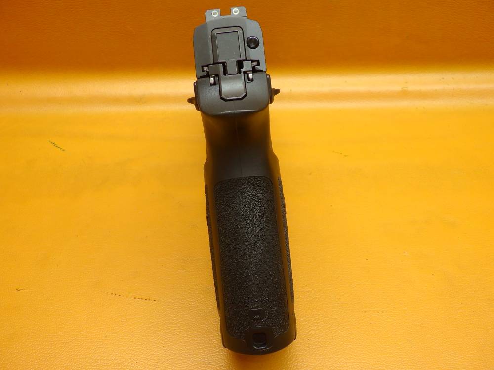 SIG Sauer P320 Compact 9mm 3.9" Bbl Night Sights Manual Safety 2 Mags 10+1-img-12