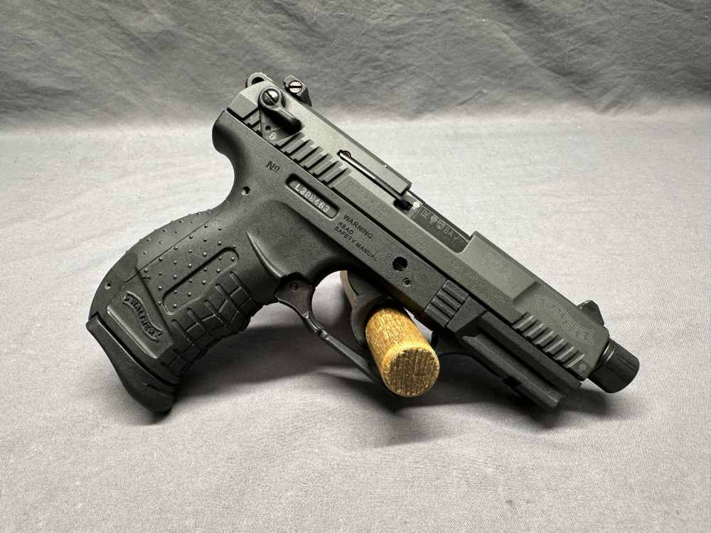 Walther P22 - .22 LR Semi-Auto Pistol w/ Two Magazines & Case - 4"-img-6