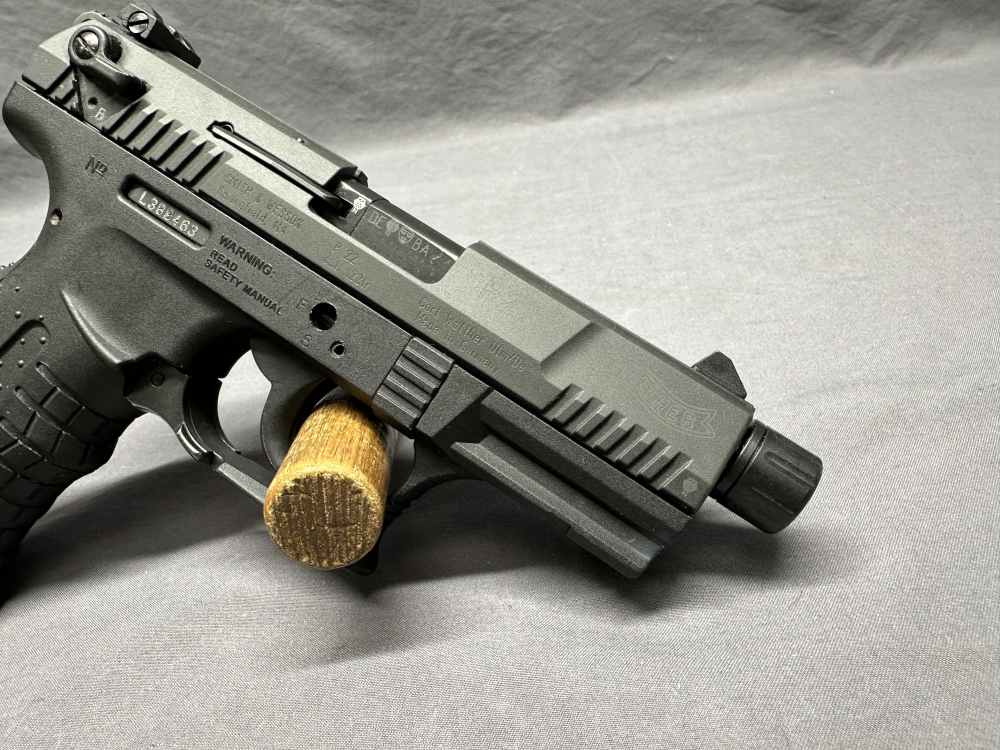 Walther P22 - .22 LR Semi-Auto Pistol w/ Two Magazines & Case - 4"-img-8