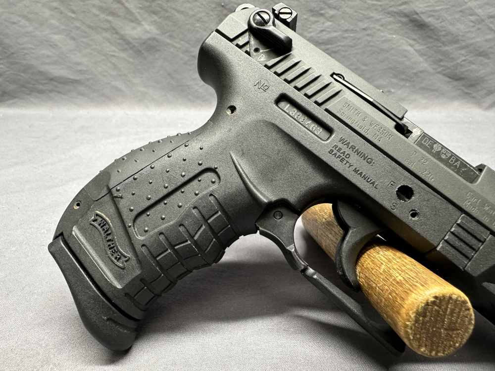 Walther P22 - .22 LR Semi-Auto Pistol w/ Two Magazines & Case - 4"-img-7