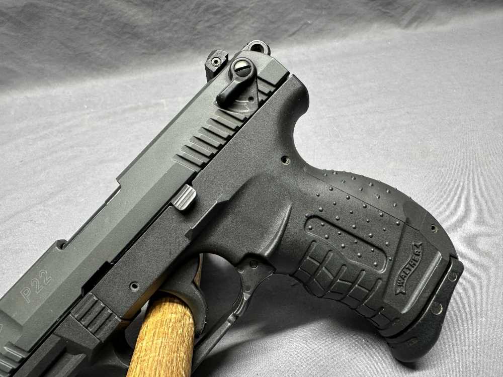 Walther P22 - .22 LR Semi-Auto Pistol w/ Two Magazines & Case - 4"-img-3