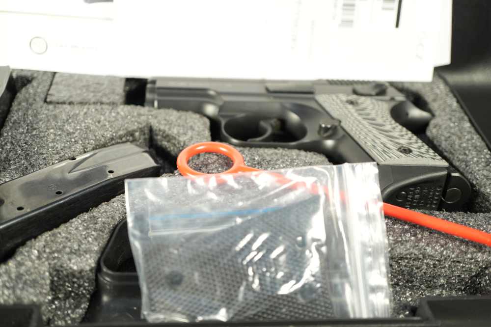 CZ 2075 RAMI BD 9mm 3" Black +3 MAGS, ORIG Case, Extra Grips -img-13