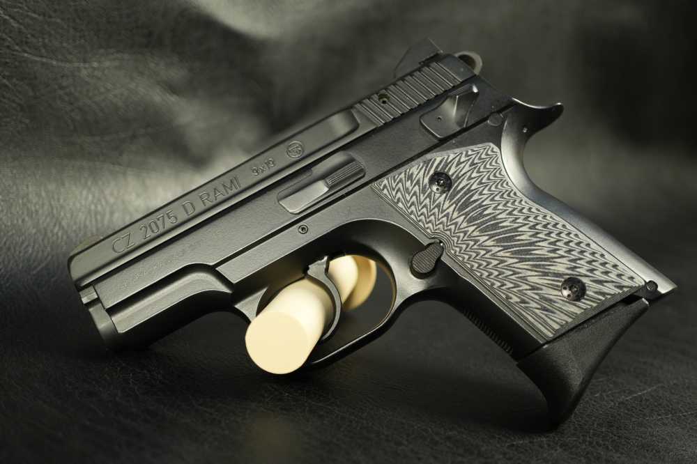 CZ 2075 RAMI BD 9mm 3" Black +3 MAGS, ORIG Case, Extra Grips -img-0