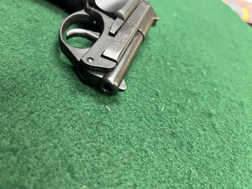 Taurus PT-22 2.25" w/ OEM Mags -img-4