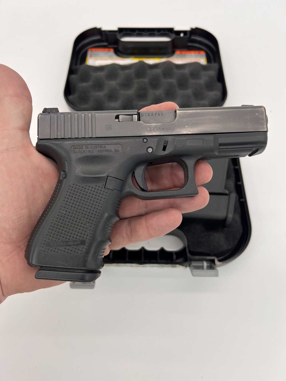 Glock 19 Gen 4 9mm Police Trade-In – Includes 3 Magazines & Case-img-1