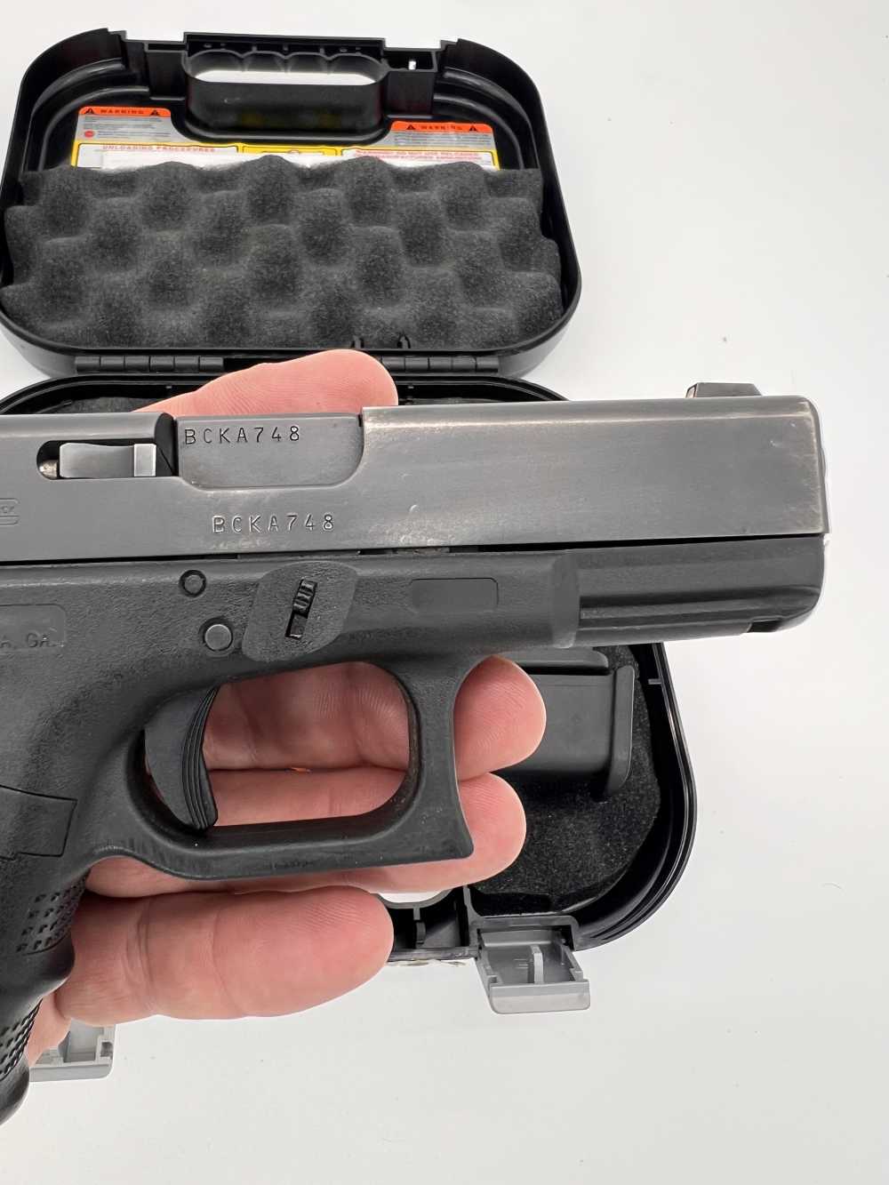 Glock 19 Gen 4 9mm Police Trade-In – Includes 3 Magazines & Case-img-3