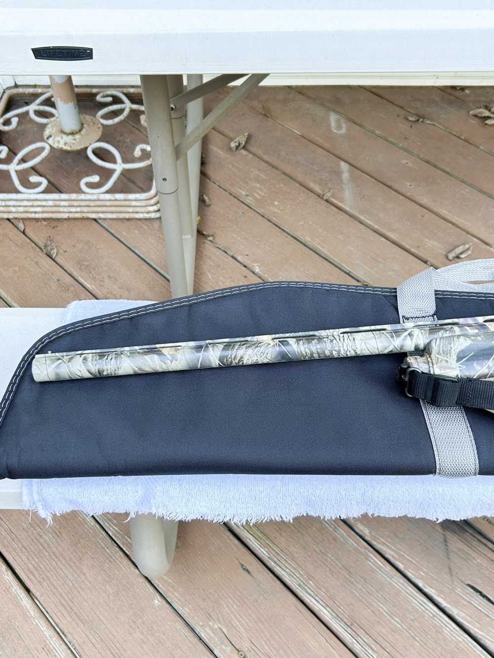 Charles Daly Field 12 ga Realtree Hardwood camo, Ported barrel extra chokes-img-9