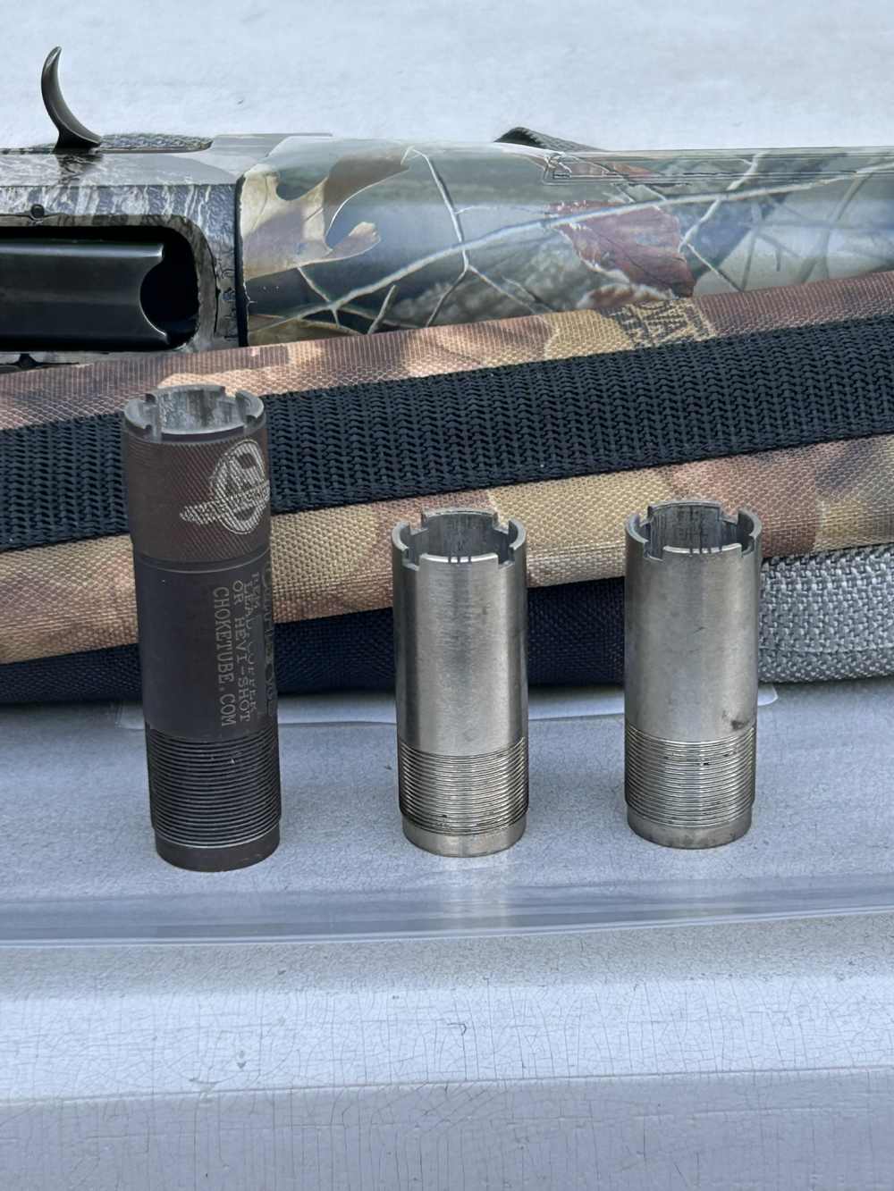 Charles Daly Field 12 ga Realtree Hardwood camo, Ported barrel extra chokes-img-23