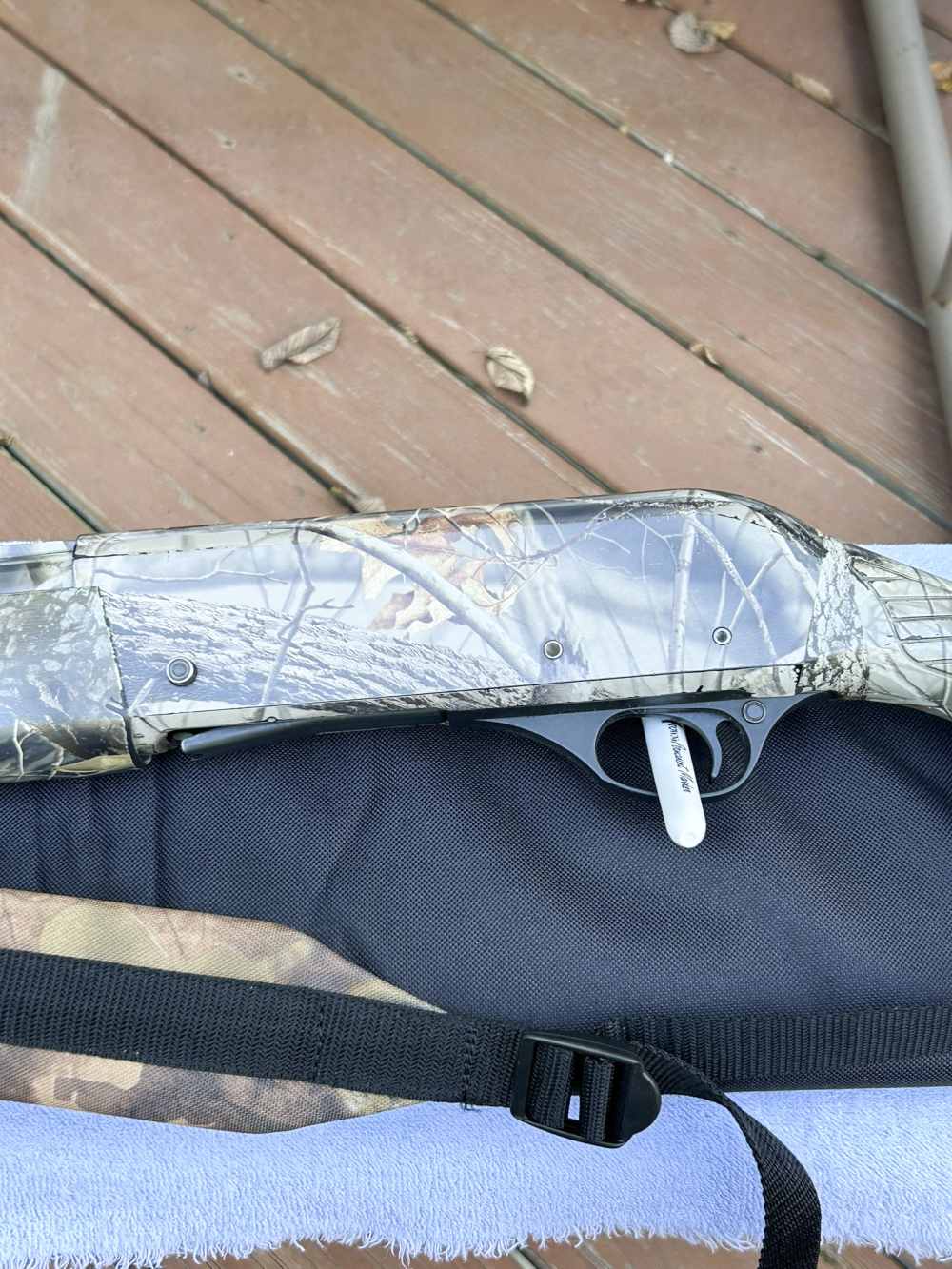 Charles Daly Field 12 ga Realtree Hardwood camo, Ported barrel extra chokes-img-7