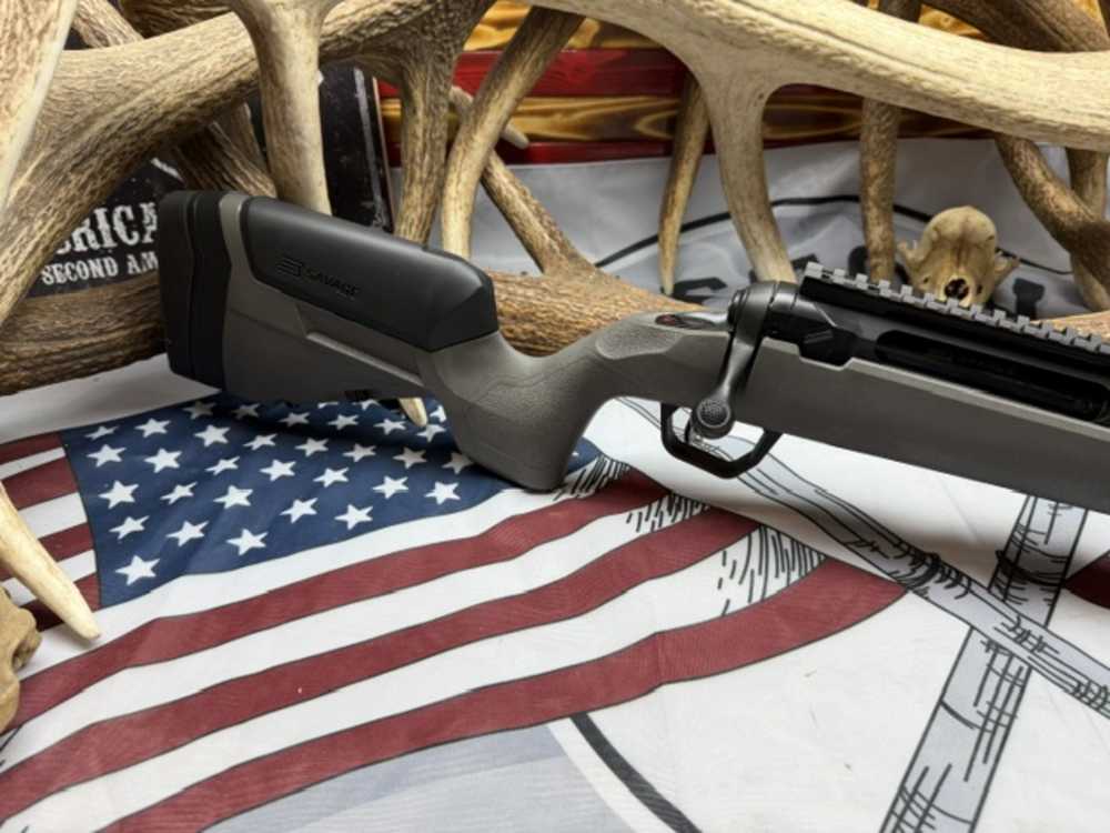 SAVAGE 110 CARBON HUNTER 300 WIN MAG 20" 3-RD BOLT ACTION RIFLE-img-1