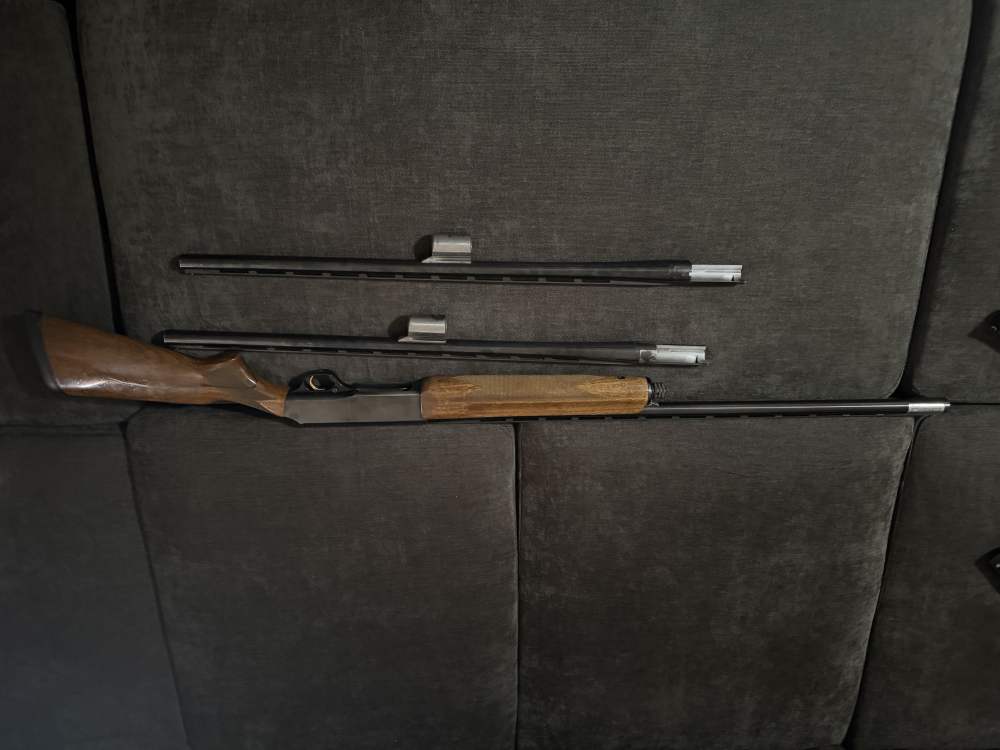 Browning B-80 with 3 barrels-img-1