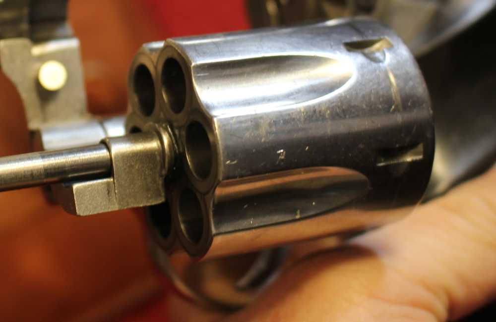 REVOLVER MANURHIN MR88 “SPECIAL POLICE X1” CAL. 357 mag 3” Barrel-img-25