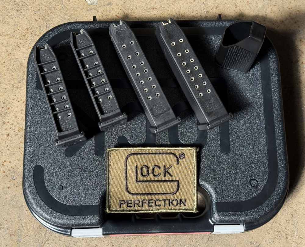 GLOCKTOBER! RARE Glock 25 -380- (5) MAGS, Orig Factory Case + More-img-10