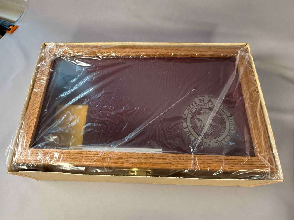 Beretta 92FS 9mm FBI National Academy edition Display Case and Extra's-img-13