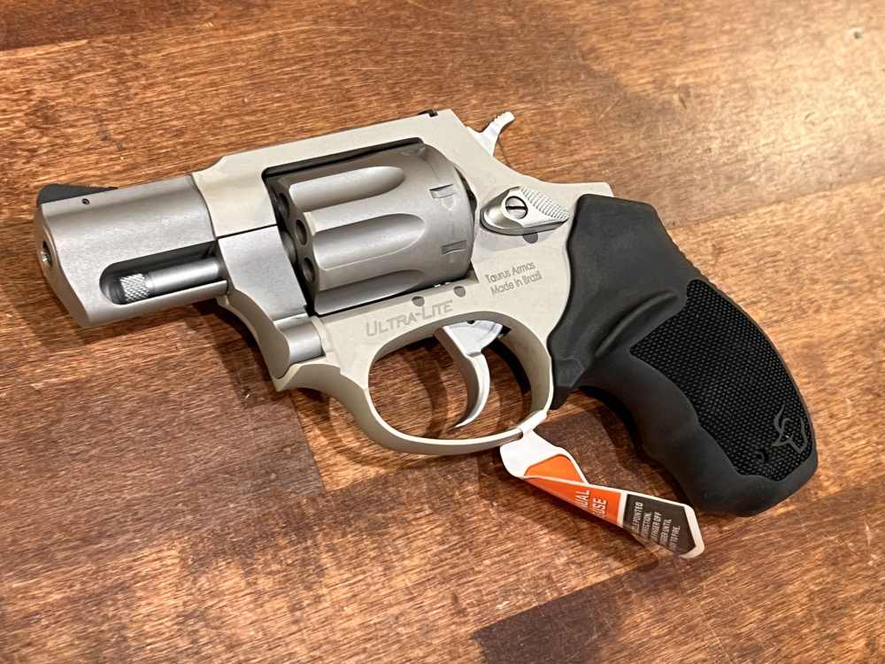Taurus 942 942M 22 Magnum 22WMR Ultra Lite-img-0
