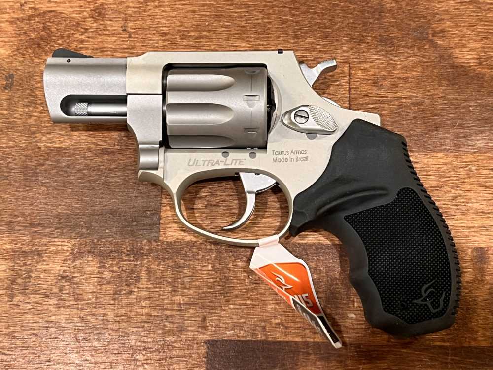 Taurus 942 942M 22 Magnum 22WMR Ultra Lite-img-2