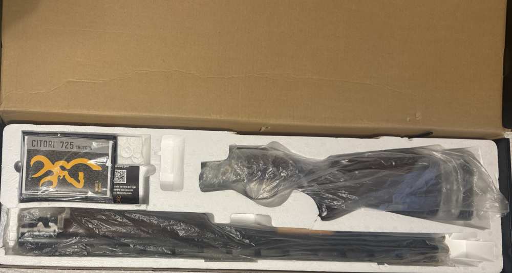 *FACTORY NEW Browning Citori 725 Trap Golden Clays 12GA -img-12