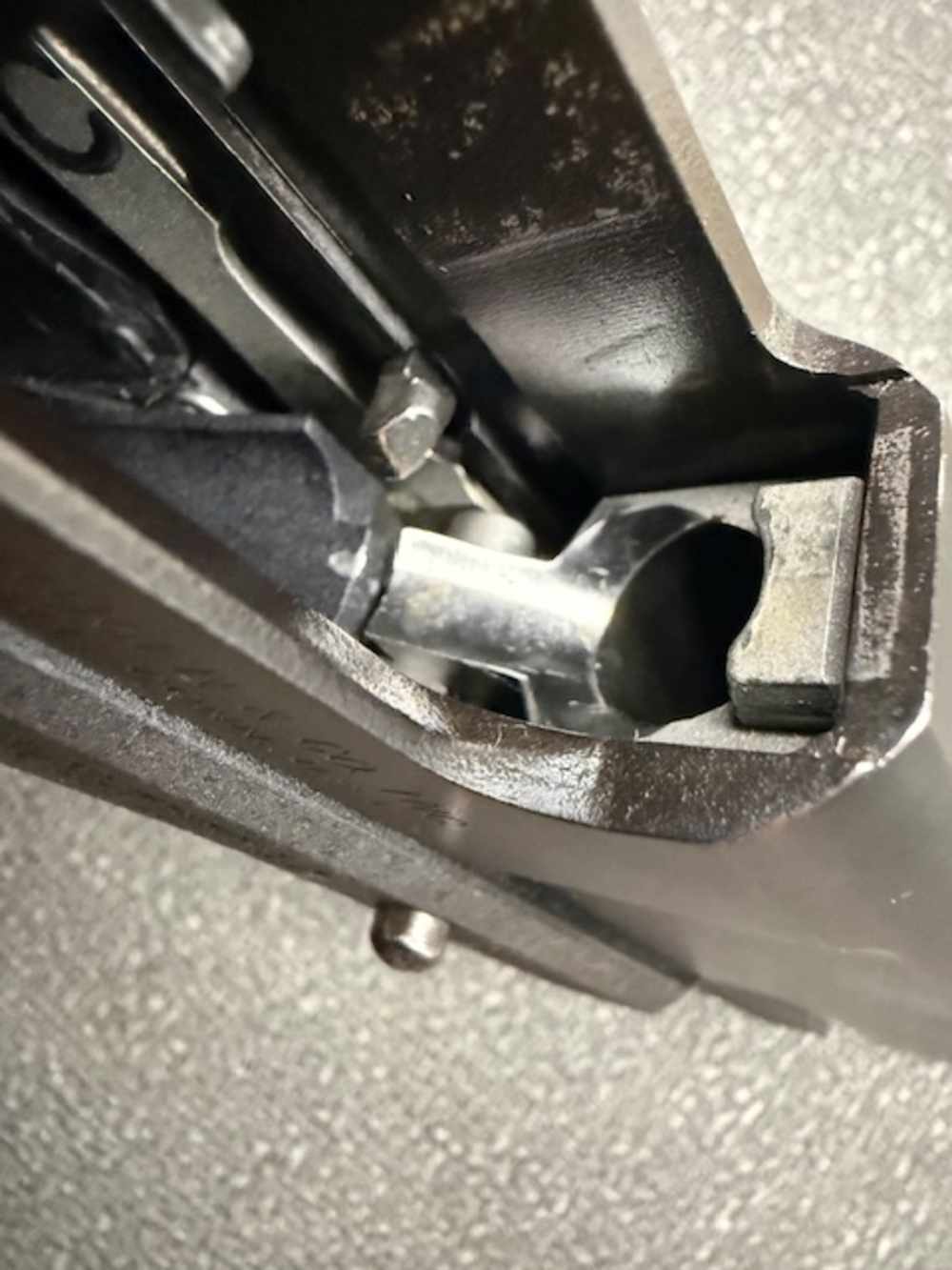 Ruger P90 – .45 ACP – 2006 Manufacture – Two Magazines – Hogue Grip-img-4