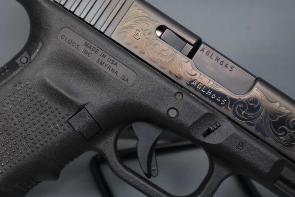 Glock 17 Gen4 9mm 4.49" w/Box & Engraving-img-8
