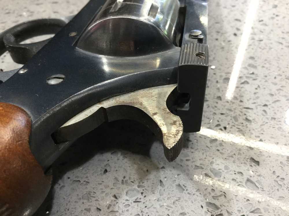 Harrington & Richardson 999 Sportsman Double Action Revolver in 22 H&R-img-18