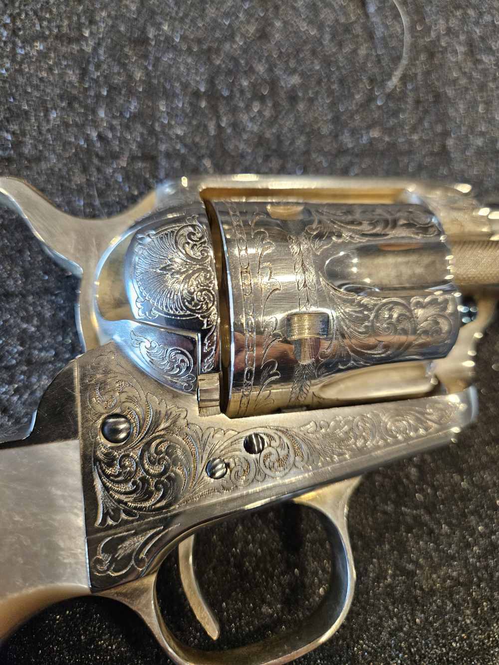 Uberti 0411Cattleman Silver Plated Factory Engraved 5 1/2 45 Colt Revolver-img-5