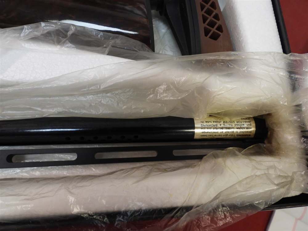 Browning BT-99 PLUS 12ga 1 of 100 LEO Edition NIB 34" Signed by engraver-img-6