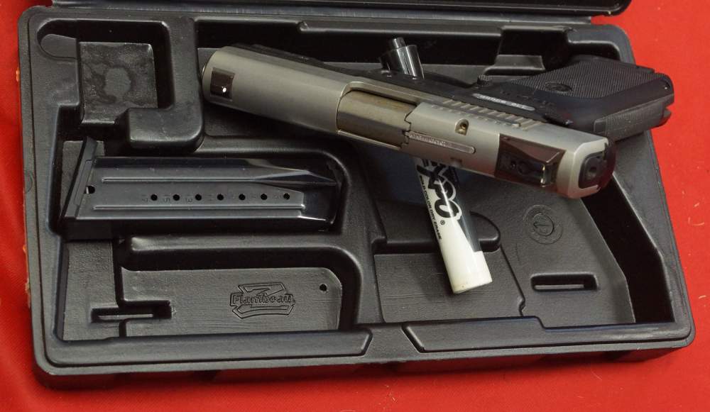 Ruger SR9 Semi Auto Pistol 9mm TWO 17 RD Mags-img-2