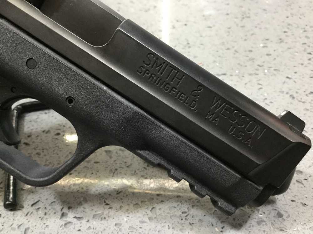 SMITH & WESSON M&P 9 SEMI-AUTO 9MM W/ FACTORY CASE, 2 MAGS, 2 EXTRA GRIPS-img-5