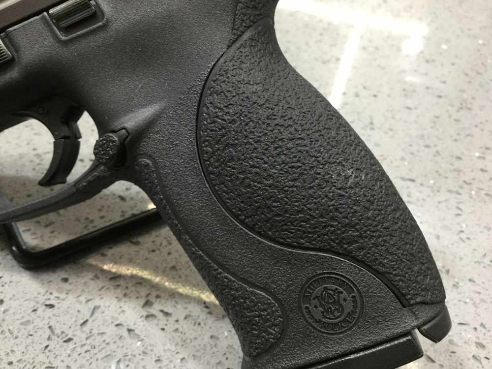 SMITH & WESSON M&P 9 SEMI-AUTO 9MM W/ FACTORY CASE, 2 MAGS, 2 EXTRA GRIPS-img-3
