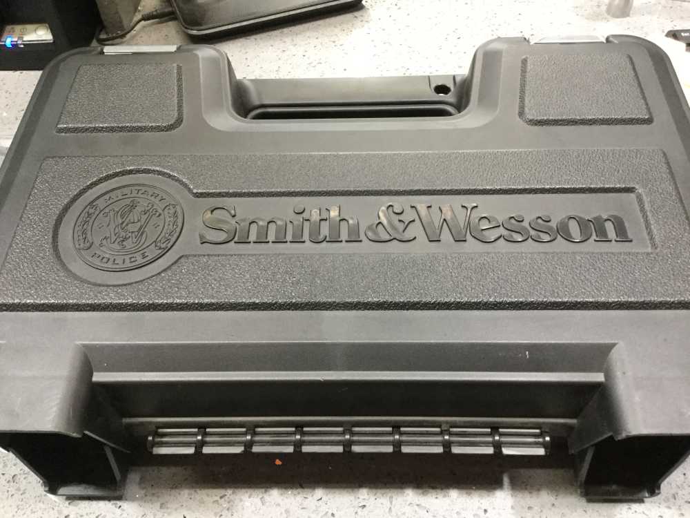 SMITH & WESSON M&P 9 SEMI-AUTO 9MM W/ FACTORY CASE, 2 MAGS, 2 EXTRA GRIPS-img-20