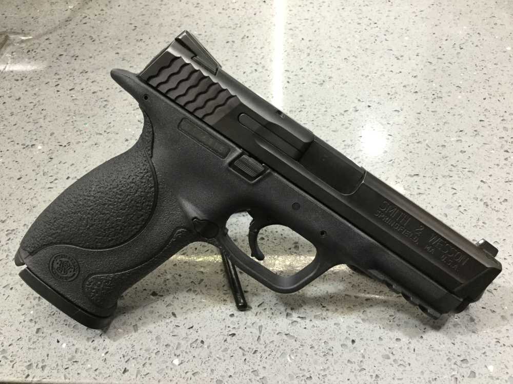 SMITH & WESSON M&P 9 SEMI-AUTO 9MM W/ FACTORY CASE, 2 MAGS, 2 EXTRA GRIPS-img-4