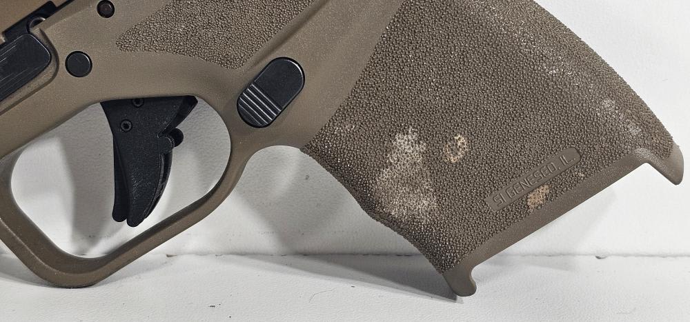 Springfield Hellcat 9mm pistol...BIDDING-img-2