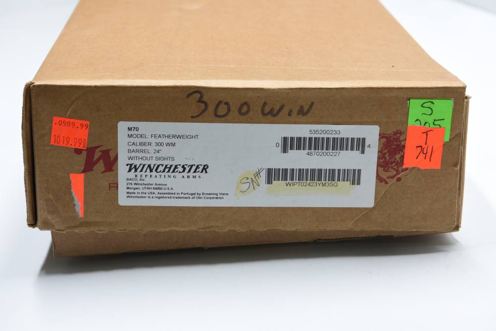 Winchester Model 70 Featherweight .300 Win Mag 24" Walnut BOXED-img-3