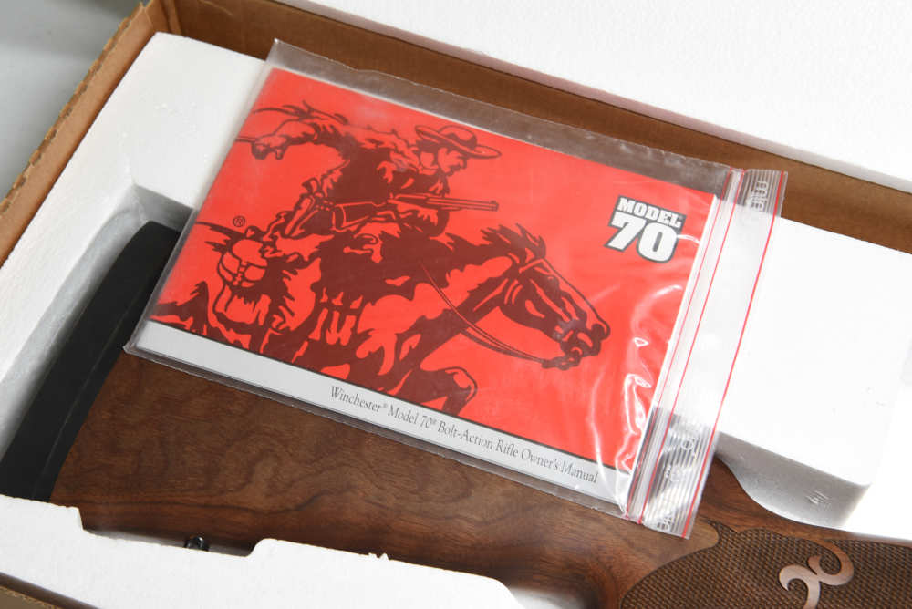 Winchester Model 70 Featherweight .300 Win Mag 24" Walnut BOXED-img-2