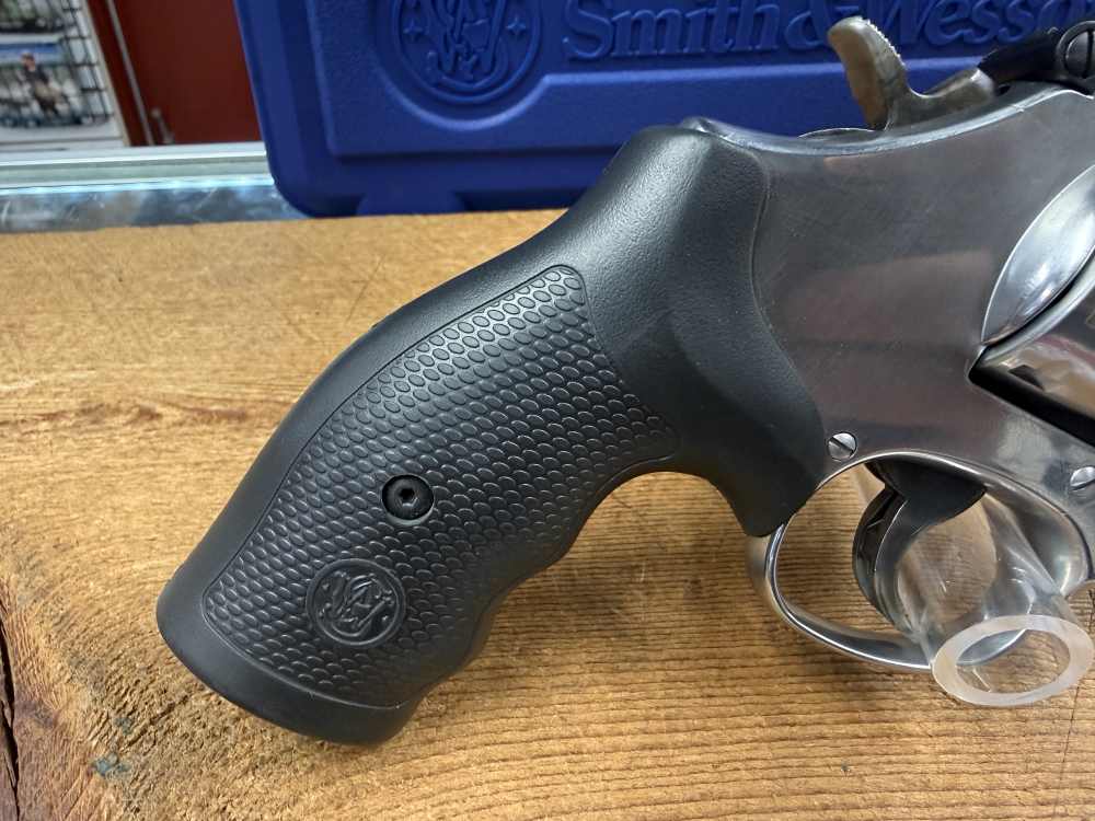 Smith and Wesson S&W 617-6 4" 10rd 22LR -img-7