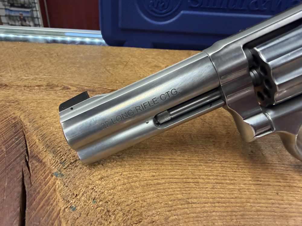 Smith and Wesson S&W 617-6 4" 10rd 22LR -img-3